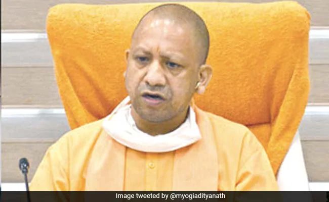 कोरोना वायरस महामारी को चुनौती मानते हुए इससे निपटने के प्रयासों में तेजी लायी जाए : आदित्यनाथ