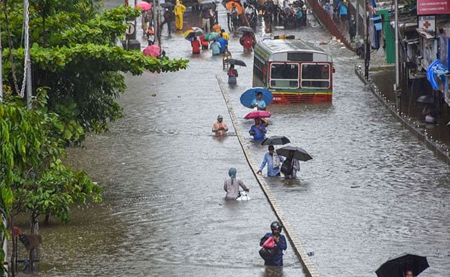 ulptqcto_mumbai-rain-650_625x300_04_August_20.jpg