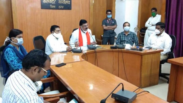 बाढ़ग्रस्त क्षेत्रों को सामान्‍य स्थिति में लाना पहली प्राथमिकता : मंत्री श्री पटेल