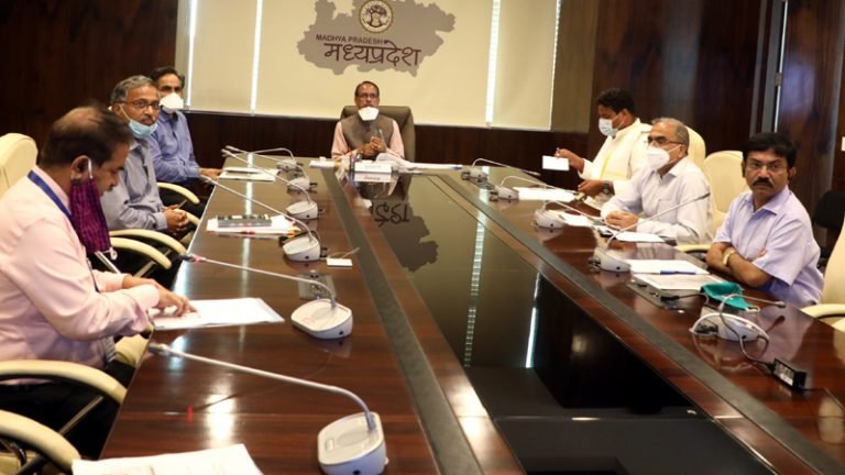 बैंक अपने सामाजिक दायित्व के प्रति सजग और सक्रिय रहें : मुख्यमंत्री श्री चौहान