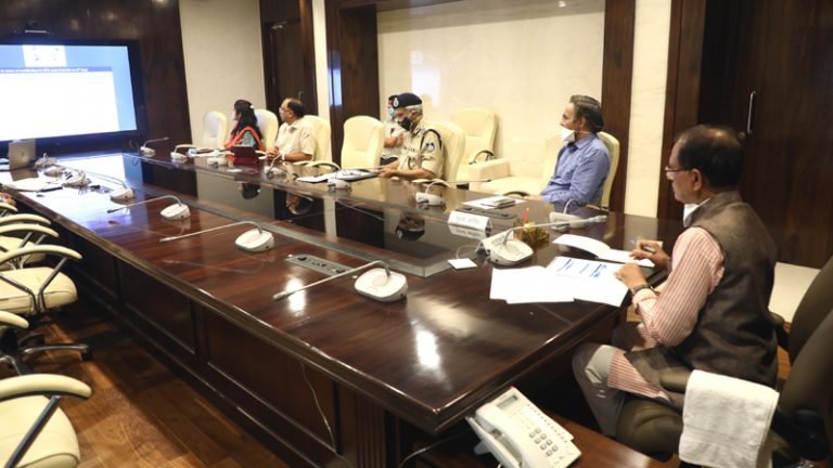 कोरोना से बचाव और जनजीवन को सामान्य बनाने के लिए पुनरीक्षित गाइडलाइन का क्रियान्वयन आवश्यक