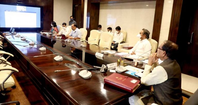 ग्रामीण और शहरी क्षेत्रों में कोरोना से बचाव के लिए जागरूकता अभियान निरंतर चले : मुख्यमंत्री श्री चौहान