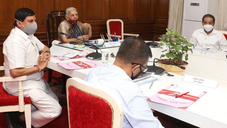 राष्ट्रीय शिक्षा नीति के अमलीकरण में विश्वविद्यालय मार्गदर्शन करें