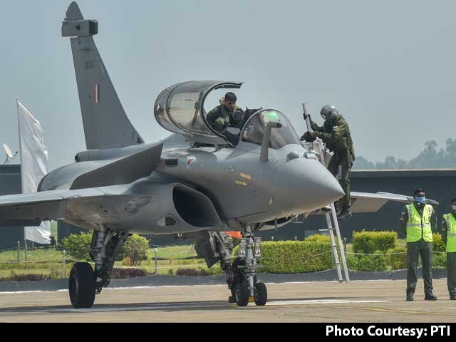 राफेल डील में दसॉ एविएशन ने अभी तक नहीं किया ऑफसेट दायित्वों का पालन: CAG