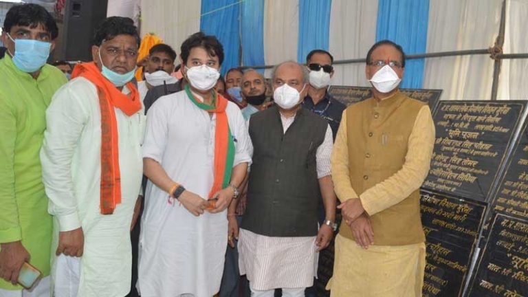 प्रदेश सरकार नौजवानों को नौकरी देने के साथ रोजगार के अन्य अवसर  भी खोलेगी