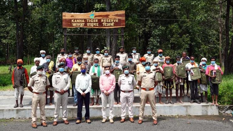 कान्हा टाइगर रिजर्व के अंतर्गत खटिया में हुआ चरवाहा सम्मेलन