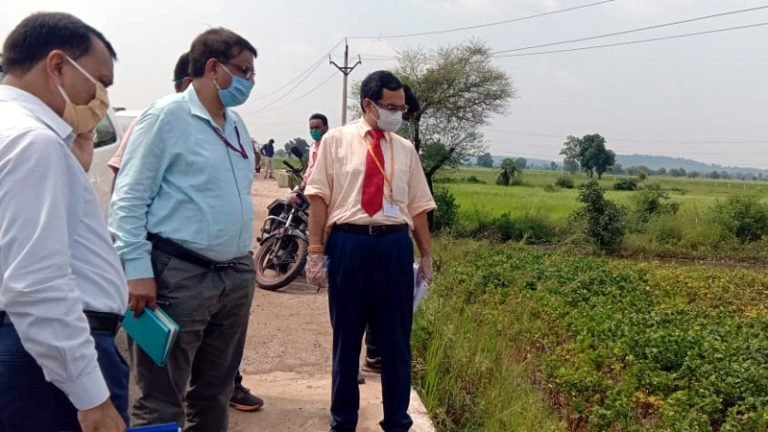बाढ़ और अतिवृष्टि से प्रभावित फसलों का केन्द्रीय दल ने किया निरीक्षण