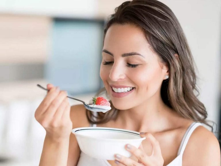 can we eat curd in breakfast: Curd In Breakfast: कितना सही है नाश्ते में दही लेना, जानें शरीर पर इसका प्रभाव – should we use curd in breakfast know its effects on body and the right way to eat dahi in hindi