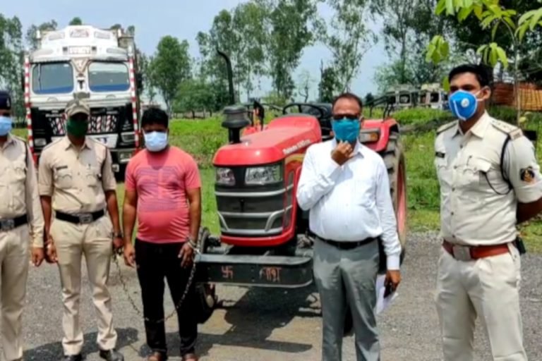 छत्तीसगढ़: धूम स्टाइल में क्राइम, ट्रैक्टर चुराकर कंटेनर से ले गए यूपी | bemetara – News in Hindi