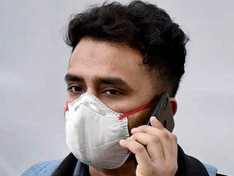 sore throat issue due to corona mask: Sore Throat Due To Corona Mask: गले में खिचखिच बढ़ा रहा है मास्क का उपयोग? यह रहा समस्या का समाधान – suffering from sore throat problem due to corona preventive face mask