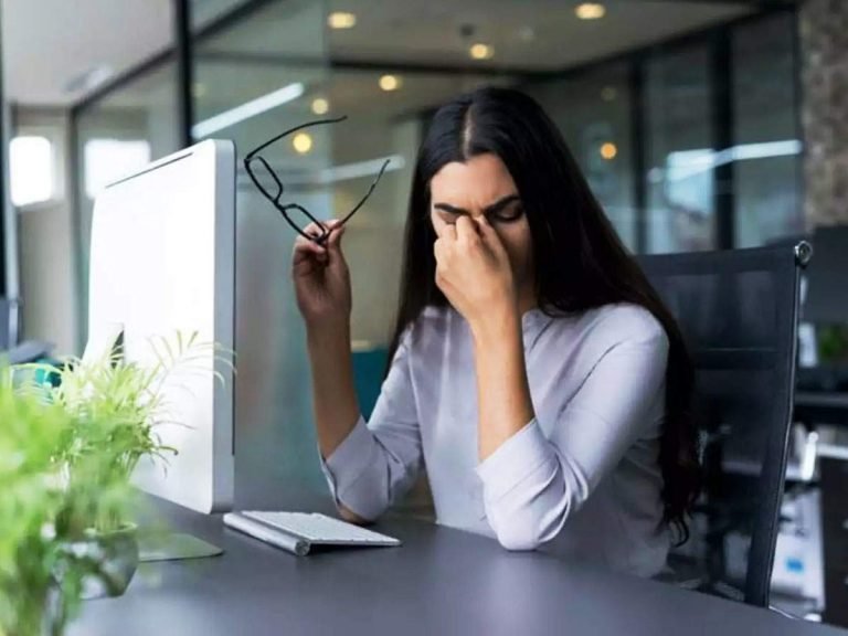 how to relieve eye fatigue: आंखों की चमक बढ़ाने के लिए अपनाएं ये 5 तरीके, फुर्र हो जाएगी थकान – easiest ways to relieve eye fatigue