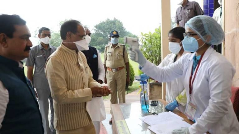 मुख्यमंत्री श्री चौहान ने जांच करवाकर विधानसभा भवन में प्रवेश किया