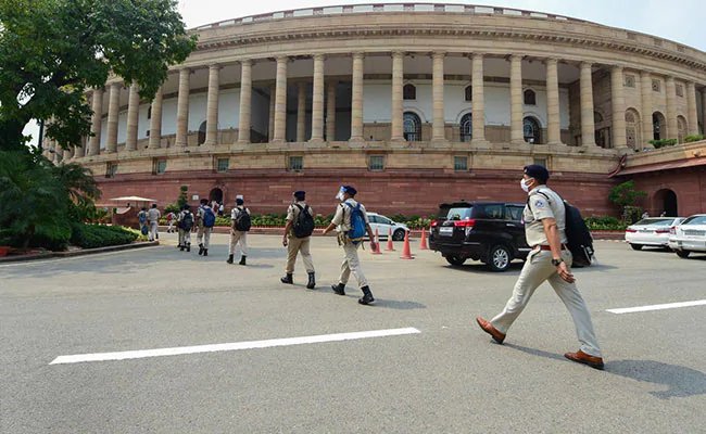 Parliament Monsoon Session Live Updates: सत्र का दूसरा दिन, राज्यसभा कल सुबह 9 बजे तक के लिए स्थगित