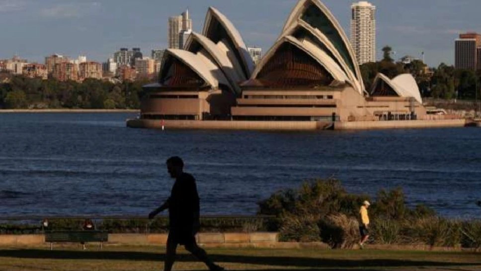 Australia officially enters recession, first time in nearly 30 years | तीस सालों में पहली बार आर्थिक मंदी की चपेट में आया ऑस्ट्रेलिया, कोरोना ने किया बुरा हाल