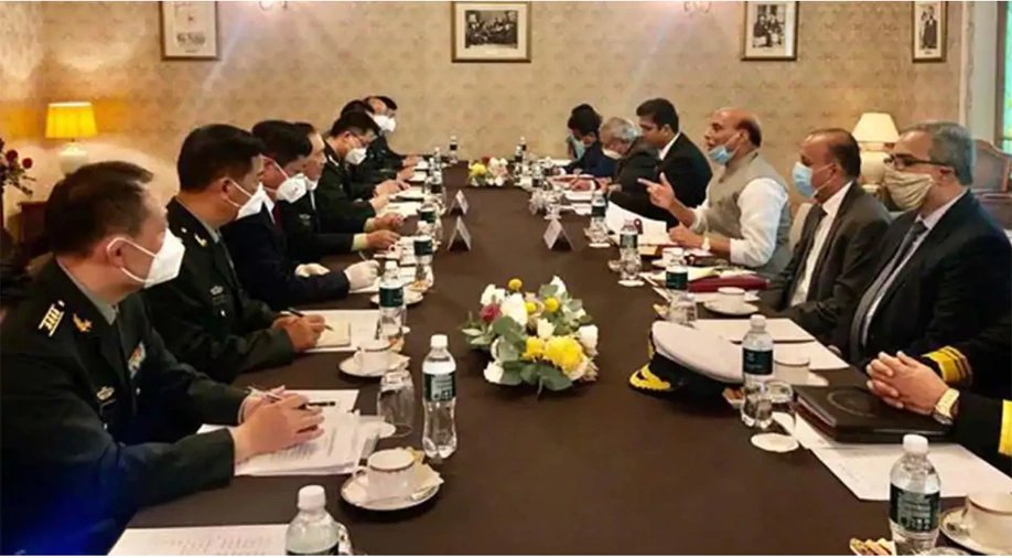 Rajnath singh categorically conveyed Indias position on the developments along LAC | सीमा विवाद पर गरजे राजनाथ सिंह, चीनी रक्षामंत्री से मुलाकात में दी यह चेतावनी