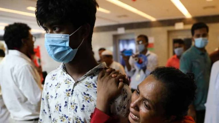 12 Namazi died in Bangladesh mosque gas pipeline blast | ढ़ाका की मस्जिद में विस्फोट से 12 की मौत और 25 घायल, पीएम ने फोन पर ली जानकारी