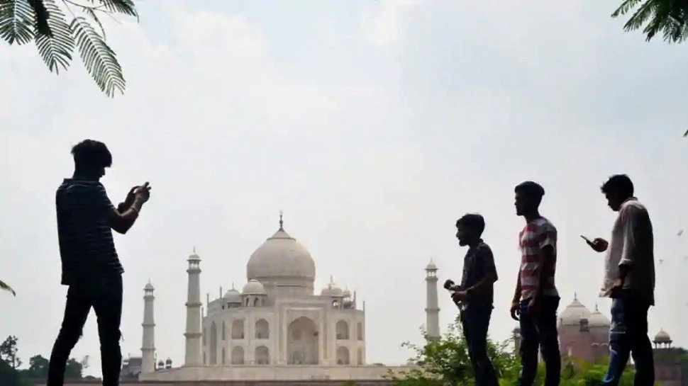 By the year 2100, these 10 countries will be on top in the population, there will be a big difference in India-China population | जानें साल 2100 तक किस देश में होगी कितनी आबादी, India-China का अंतर जानकर रह जाएंगे हैरान