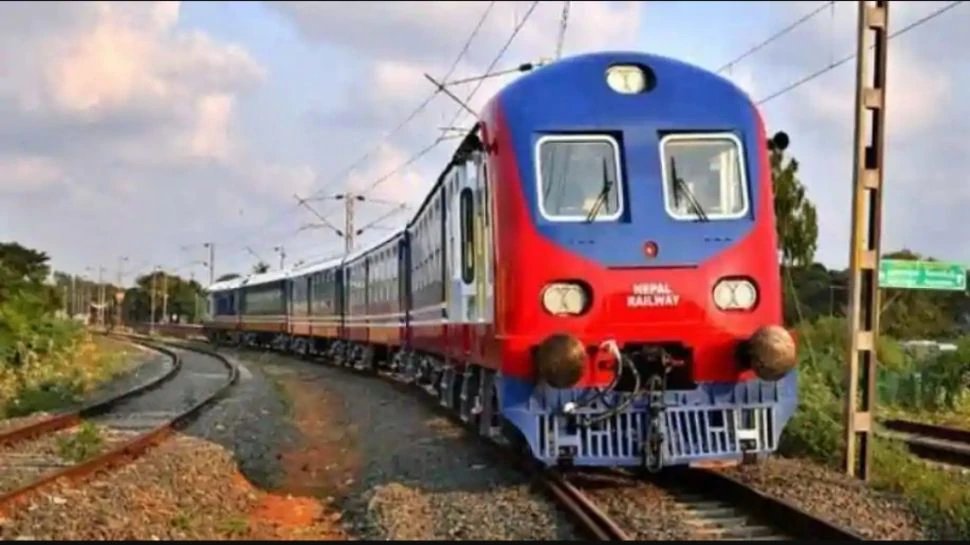 India supplies engines, coaches as Nepal begins first broad-gauge railway service trials | भारत के दिए इंजन से दौड़ेगी नेपाली रेल, ब्रॉडगेज लाइन पर पहली बार चली ट्रेन