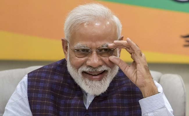 मिलिंद सुमन ने किया बर्थडे विश तो PM मोदी ने कुछ यूं दिया जवाब
