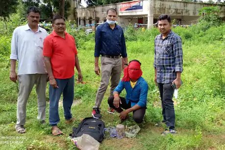 छत्तीसगढ़ः 5 किलो का जिंदा बम लेकर थाने पहुंचा 1 लाख का इनामी नक्सली, मची अफरा-तफरी