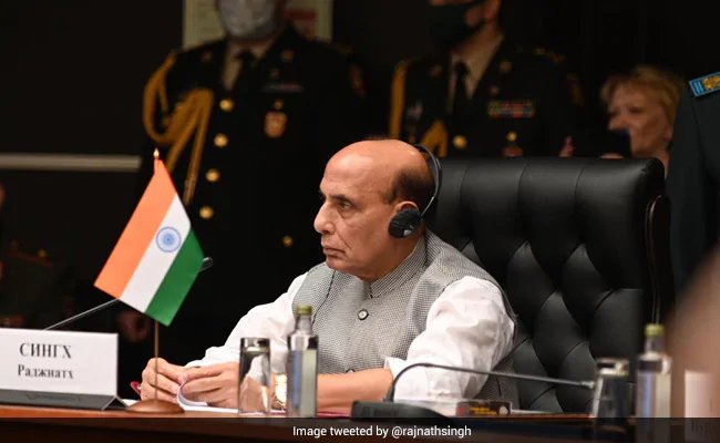 SCOs conference said Rajnath Singh in Moscow – An environment of trust for regional stability and – चीनी समकक्ष की मौजूदगी में रक्षा मंत्री राजनाथ सिंह बोले, शांति के लिए विश्‍वास होना जरूरी