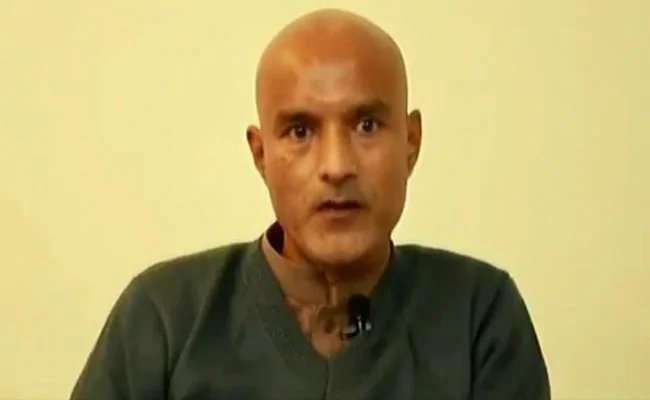 कुलभूषण जाधव केस में निष्पक्ष सुनवाई के लिए क्वींस काउंसल चाहता है भारत, जानें क्या है 'क्वींस काउंसल'
