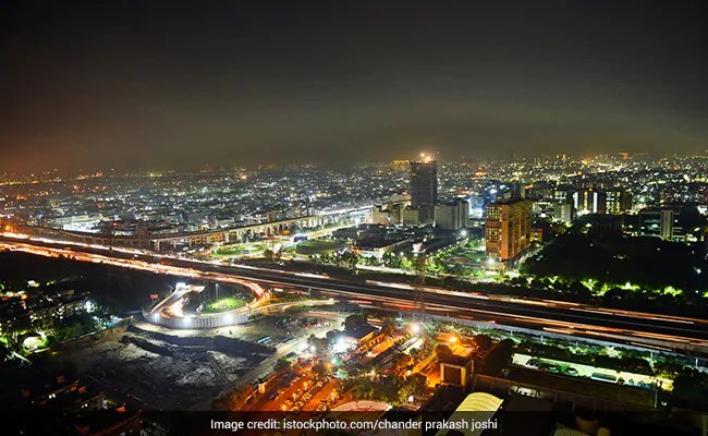 नोएडा में सैकड़ों फैक्ट्रियां बंद, कोरोबारी और मजदूर आर्थिक संकट में फंसे