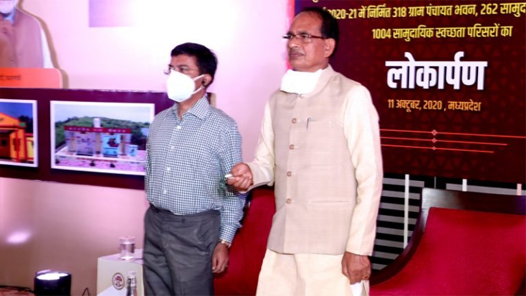 प्रवासी मजदूरों को रोजगार देकर ग्रामों में बनी जनोपयोगी अधोसंरचनाएँ : मुख्यमंत्री श्री चौहान