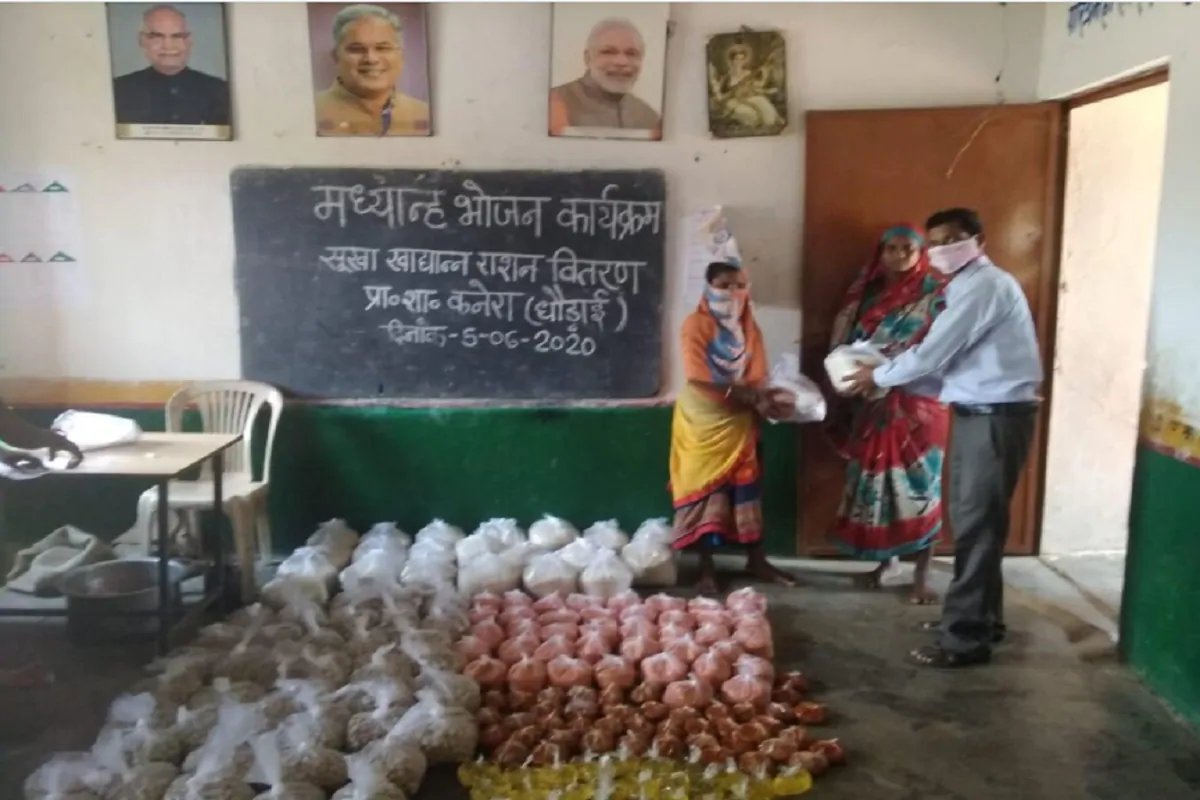 कोरोना काल में स्कूली बच्चों को मध्यान्ह भोजन देने में छत्तीसगढ़ देशभर में अव्वल, अन्य राज्यों की ये है स्थिति | raipur – News in Hindi