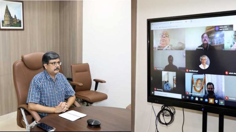 राष्ट्र की गौरवशाली परंपराओं व स्वदेशी नीतियों से नई पीढ़ी को अवगत कराना जरूरी