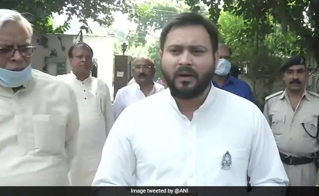 Bihar Assembly Polls: वोटरों को लुभाने का प्रयास कर रहे सियासी दल, RJD नेता तेजस्वी यादव ने किया यह वादा..