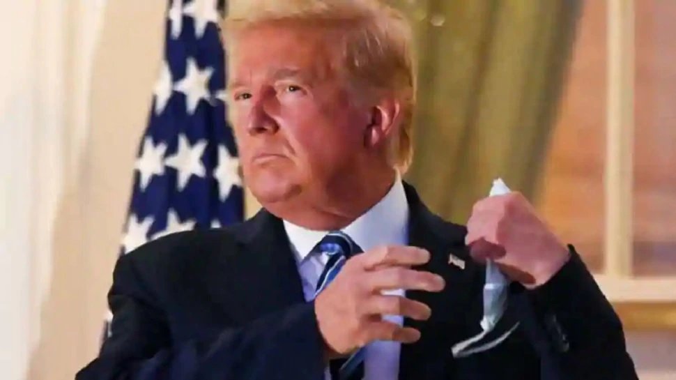 Corona infected Trump removed his mask after reaching White House | कोरोना संक्रमित ट्रंप ने व्‍हाइट हाउस पहुंचते ही किया ऐसा काम, जानकर रह जाएंगे हैरान