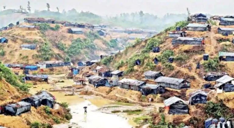 Gang war erupts in Rohingya refugee camps