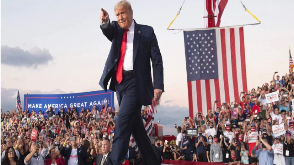 US Election: चुनावी रैली में डांस करते दिखे डोनाल्ड ट्रंप, वीडियो हुआ वायरल US Election: चुनावी रैली में डांस करते दिखे डोनाल्ड ट्रंप, वीडियो हुआ वायरल