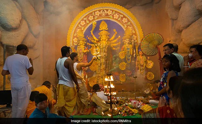 कलकत्ता HC ने दी पूजा पंडालों को 'नो एन्ट्री ज़ोन' बताने वाले आदेश में आंशिक ढील, अब 45 लोग कर सकेंगे प्रवेश