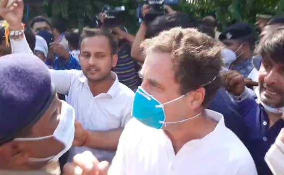 Hathras gangrape Case : Rahul Gandhi alleges Police lathicharged me – पीड़िता के परिवार से मिलने हाथरस जाने से रोके जाने पर राहुल गांधी का आरोप, पुलिस ने मुझ पर लाठीचार्ज किया