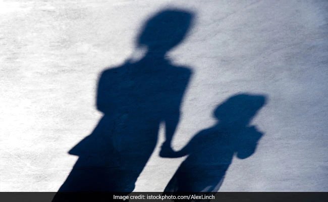 महाराष्ट्र में माता-पिता से बिछड़ी 2 बहनों को परिवार से मिलाया गया