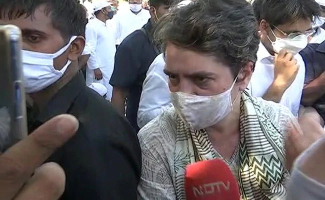 A father did not even allow his daughter to be cremated …. Priyanka Gandhi told Hathras on NDTV – एक पिता को उसकी बेटी का अंतिम संस्कार भी नहीं करने दिया…. हाथरस पर प्रियंका गांधी ने NDTV से कहा