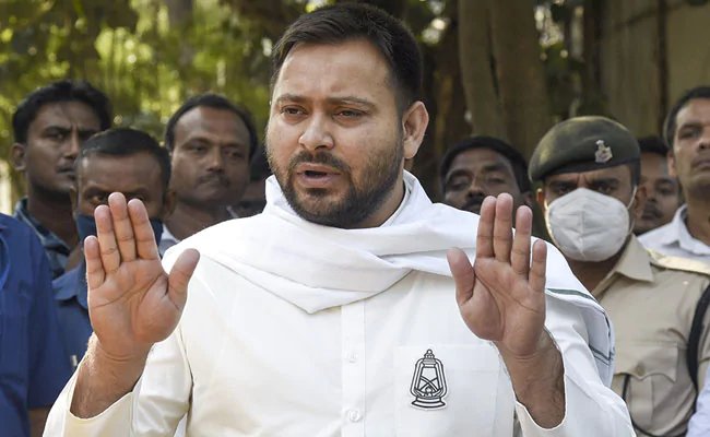 Tejashwi Yadav shares PM Narendra Modi old video Nitish Kumar Govt Bihar Elections 2020 – PM का पुराना वीडियो शेयर कर बोले तेजस्वी यादव- 5 साल पहले प्रधानमंत्री गिना रहे थे नीतीश सरकार के घोटाले
