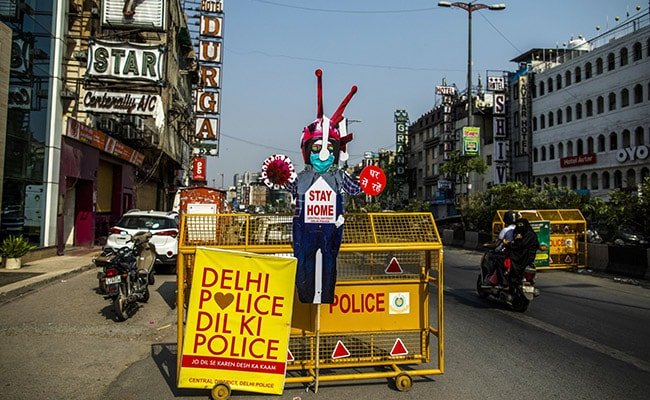 दिल्ली में कोविड-19 संबंधी नियम तोड़ने वाले करीब 2000 लोगों के चालान कटे