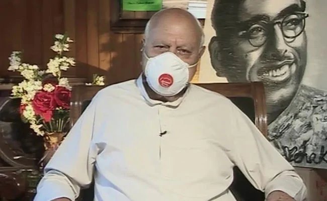 फारूक अब्दुल्ला ने दुर्गा नाग मंदिर में शांति और मानवजाति के कल्याण के लिए प्रार्थना की