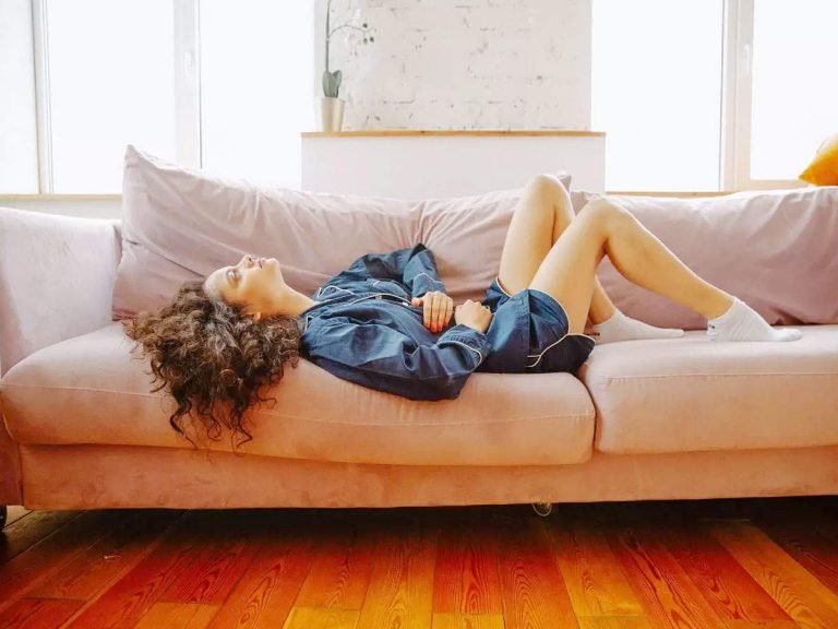 how to deal with periods pain: महिलाएं पीरियड्स पेन से छुटकारा पाने के लिए अपनाएं यह आयुर्वेदिक तरीका – homemade drink to kill period pain during menstruation