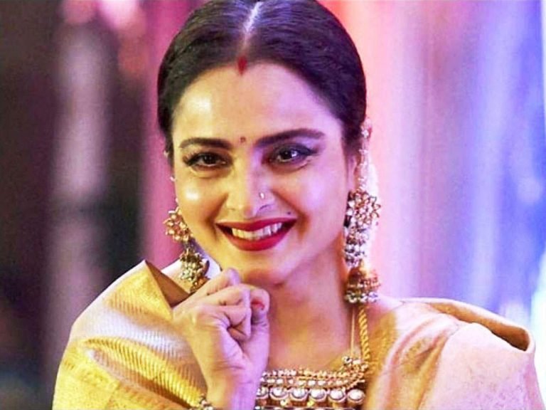 fitness secret of rekha: रेखा के शरीर पर नहीं है एक इंच भी एक्स्ट्रा फैट, 66 की उम्र में ये हैं उनकी फिटनेस और ब्यूटी सिक्रेट – health and fitness secrets of veteran actress rekha