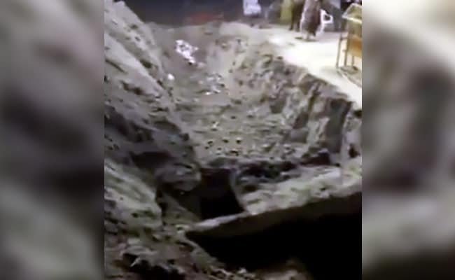 Farmers protest: Haryana Digs Trenches To Block Protesting Farmers From Entering Delhi – आंदोलनरत किसान न पहुंच पाएं दिल्ली, हरियाणा ने अपनाए मिलिट्री ट्रिक- रास्तों पर खोदे गड्ढे!