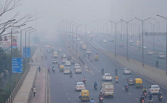 वायु प्रदूषण के कारण कोविड-19 से मृत्यु का खतरा बढ़ा, NGT को किया सूचित