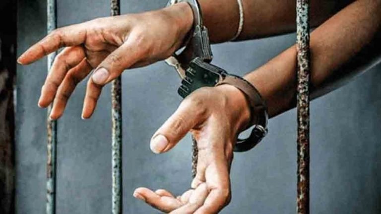 Woman beggar owned 5 buildings and had millions of rupees in bank account, now arrested | मिस्र में करोड़पति महिला भिखारी गिरफ्तार, वजह जानकर होगी हैरानी