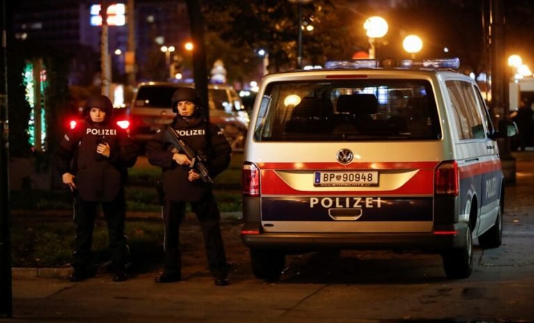 Now Austria under terror attack, one killed, seven injured in shooting at Vienna | फ्रांस के बाद अब ऑस्ट्रिया में हमला, एक की मौत, कई घायल