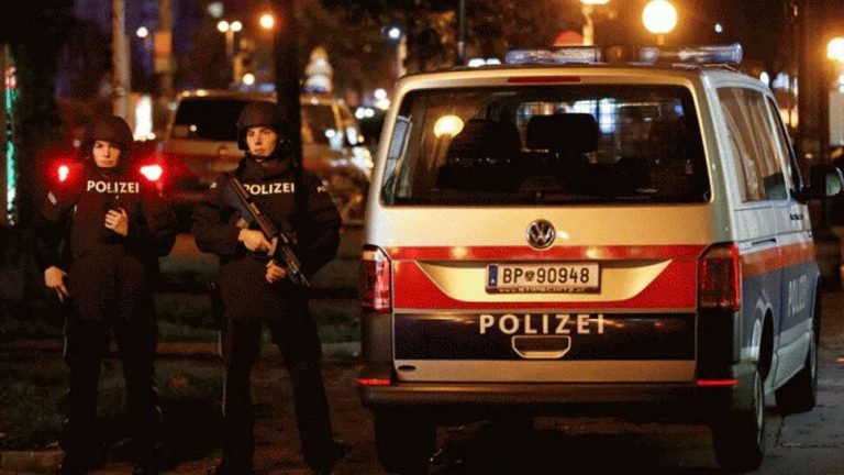 Austria to shut ‘radical’ mosques after Vienna attack: ministry | चरमपंथ पर लगाम लगाने के लिए इस देश का बड़ा ऐलान, ‘कट्टरपंथी मस्जिदों’ पर लगाया बैन