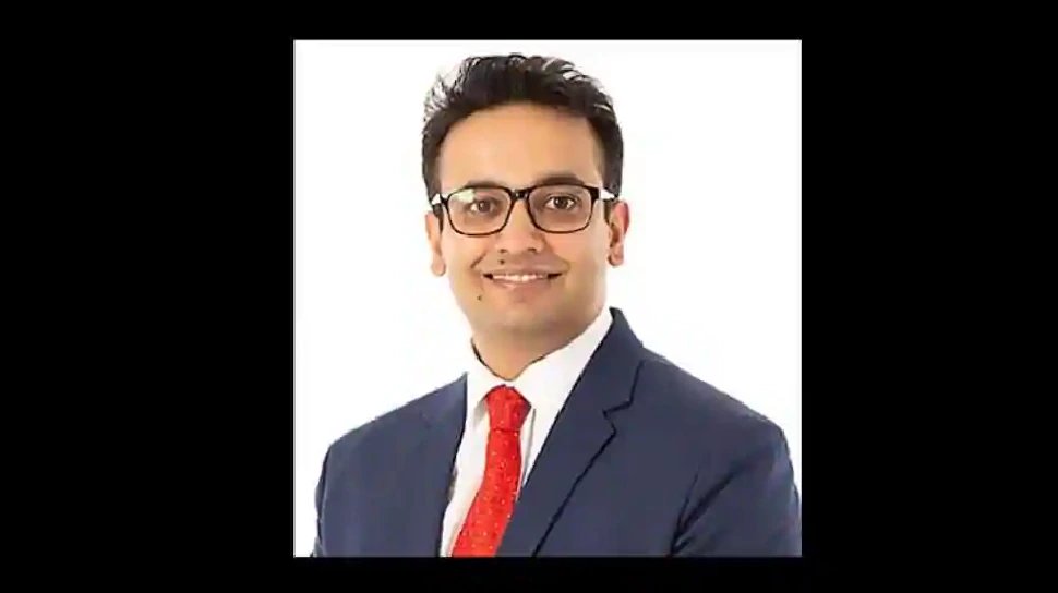 MP of Indian origin in New Zealand took oath in Sanskrit, also gave reason for not choosing Hindi |VIDEO: न्यूजीलैंड में भारतीय मूल के शख्‍स बने MP, संस्कृत में ली शपथ