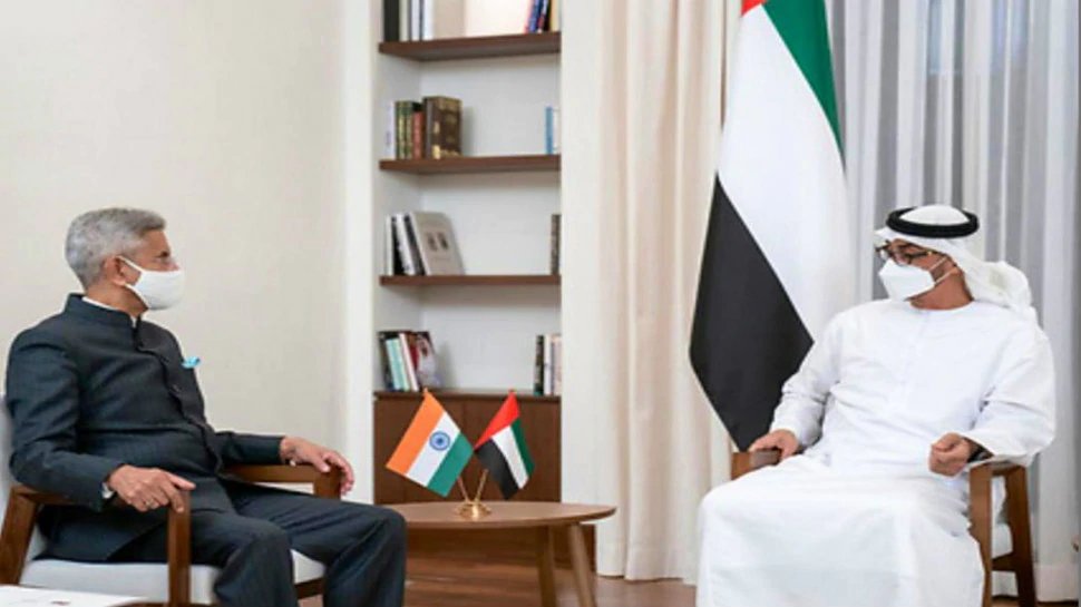 Coronavirus Energy Defence Key Focus of EAM S Jaishankar UAE Visit Latest Update । UAE यात्रा के दौरान विदेश मंत्री की Abu Dhabi के क्राउन प्रिंस से हुई मुलाकात, इन मुद्दों पर हुई चर्चा